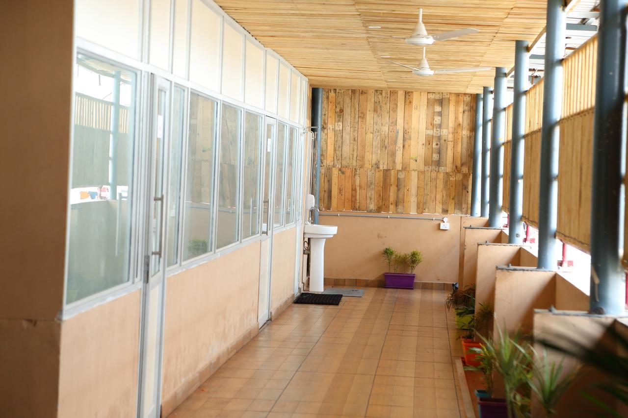 فيساخاباتنام Abhayaa Hotel المظهر الخارجي الصورة