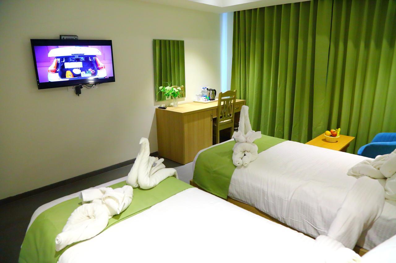 فيساخاباتنام Abhayaa Hotel المظهر الخارجي الصورة