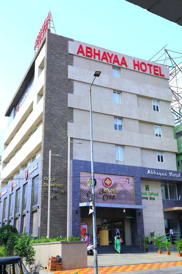 فيساخاباتنام Abhayaa Hotel المظهر الخارجي الصورة